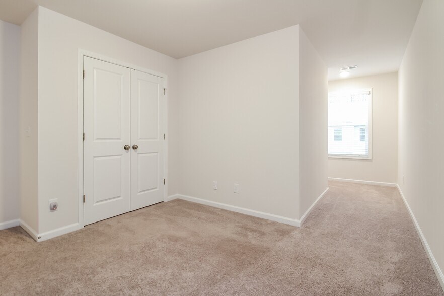 Building Photo - 102 Norse Crk Dr