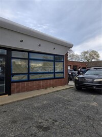 Building Photo - 602 Warwick Ave