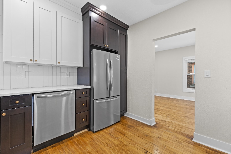 Building Photo - 1814 E Linnwood Ave