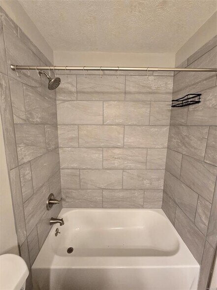 Building Photo - 106 Magnolia Ct