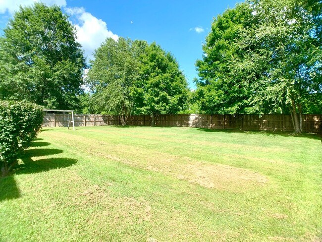 Building Photo - 141 Lyme Dr