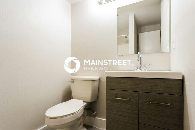 Building Photo - 3 Bedroom Pet-Friendly Home in Aurora, CO with Main Street Renewal
