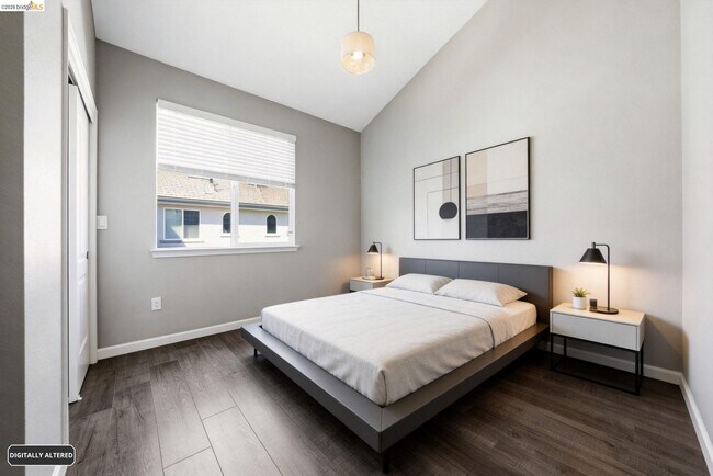 Building Photo - 817 Estancia Ter