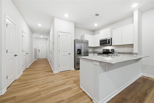 Building Photo - 5961 Skylar Dr