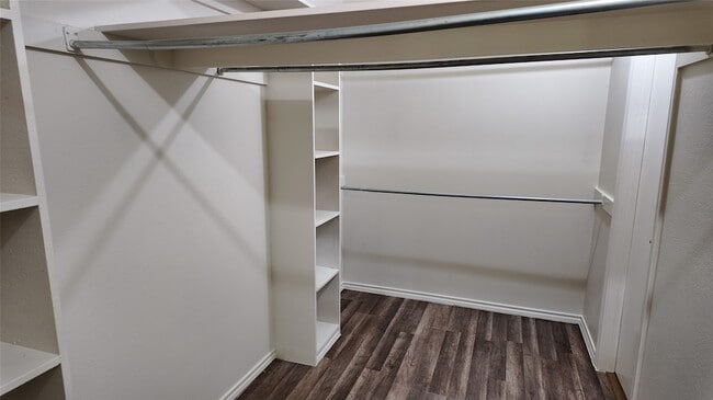 Building Photo - 613 Palomar Ln