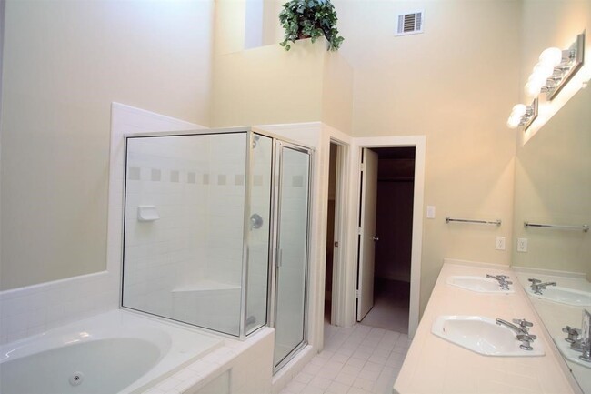 Building Photo - 9810 Marlink