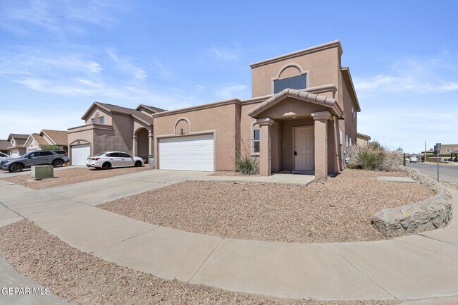 Building Photo - 2300 Glitter St