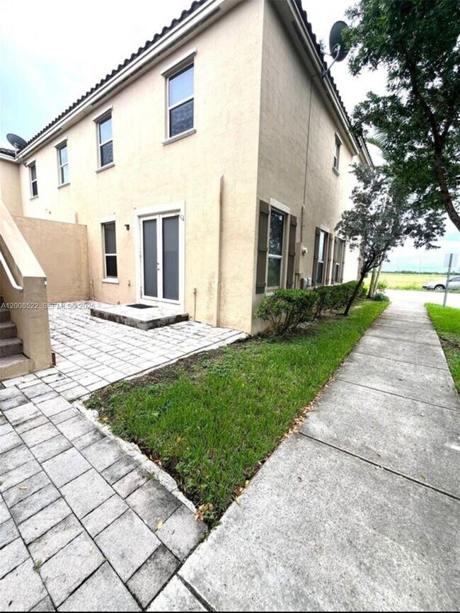 Building Photo - 9401 SW 172nd Ave