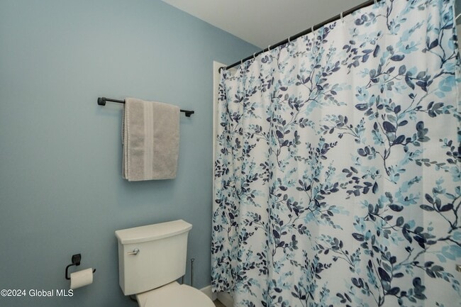 Building Photo - 9 Bolster Ln NE