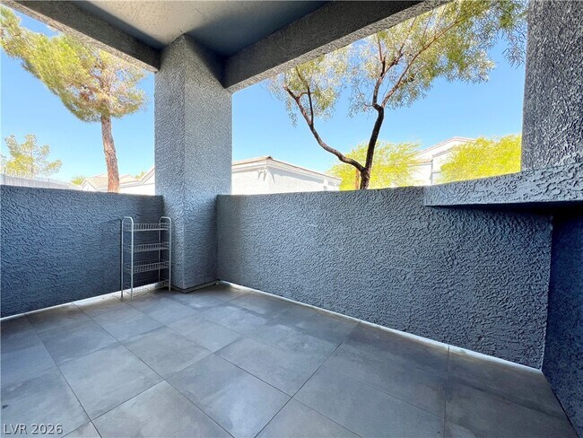 Building Photo - 6955 N Durango Dr