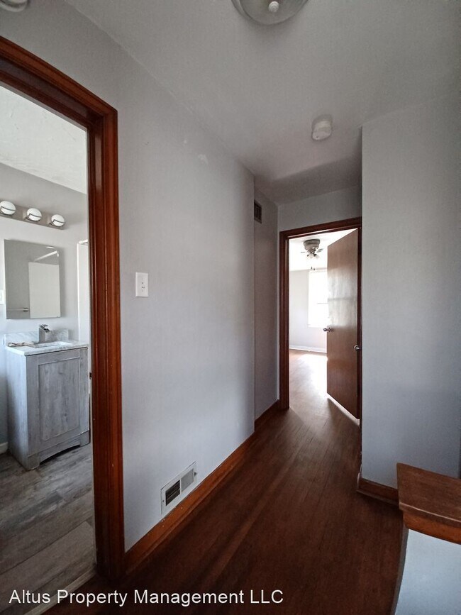 Building Photo - 3 br, 1 bath House - 1011 Wentworth Ave