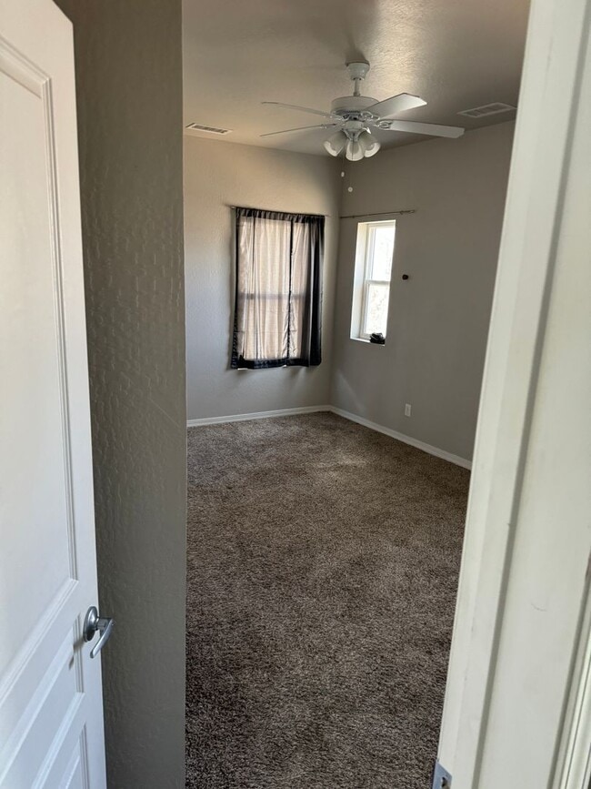 Building Photo - Spacious 3BR Home | Private Bathrooms + Ample Off Street Parking