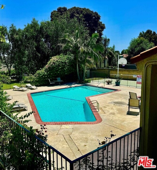 Building Photo - 6488 Cavalleri Rd