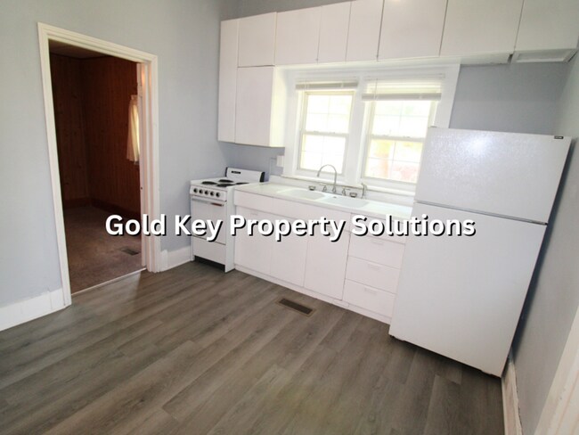 Building Photo - 803-807 High Street