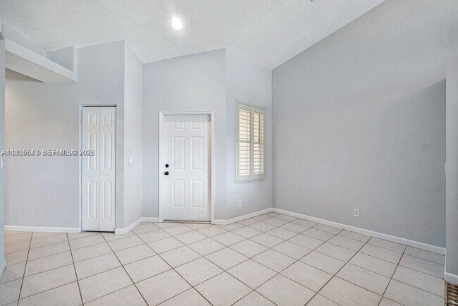 Building Photo - 2437 S Coral Trace Cir