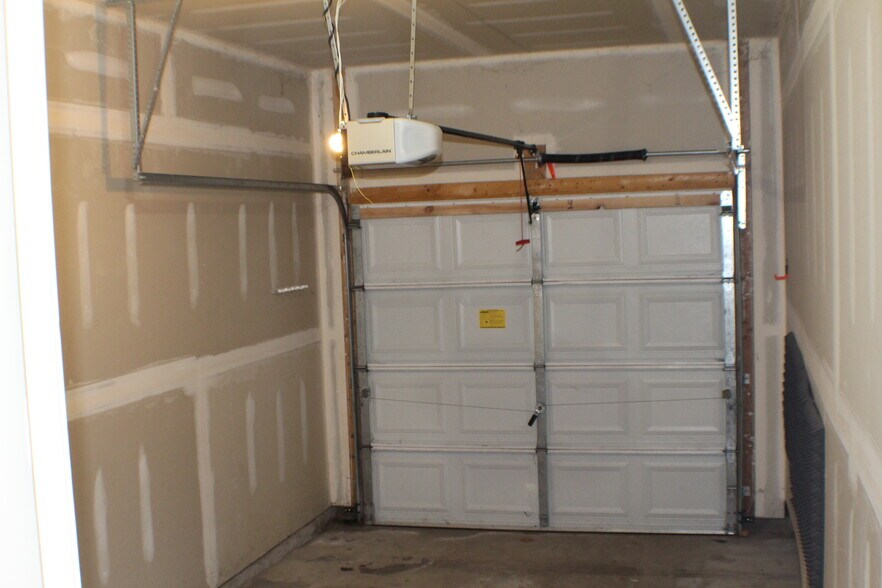 Building Photo - 257 Tucker St