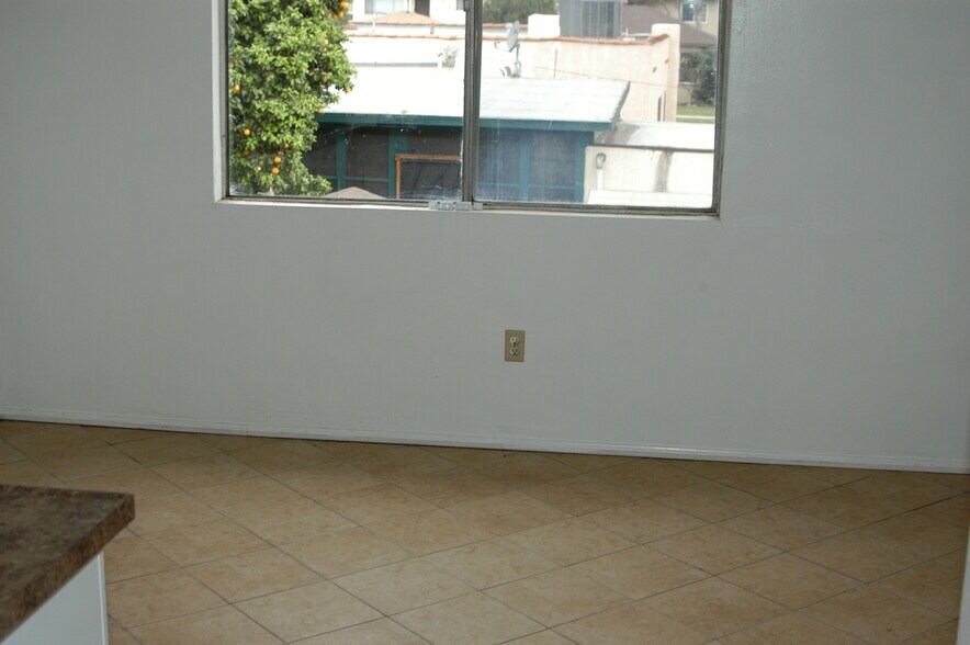 Kitchen - 7123 Lime Ave