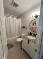 Building Photo - 937 Huntwood Ln
