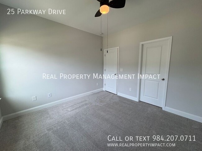 Building Photo - 25 Parkway Dr