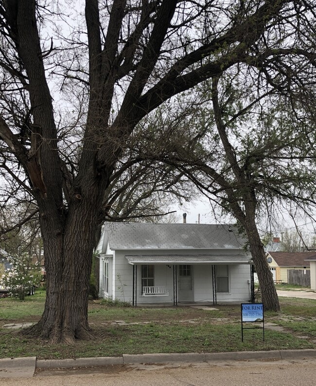 Building Photo - 208 E F St