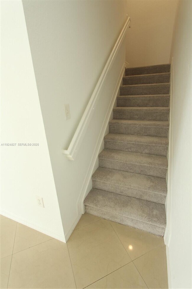 Building Photo - 26271 SW 135th Ave