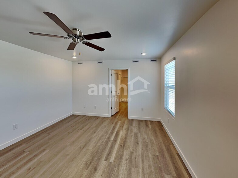 Building Photo - 6460 E Paseo Baranda