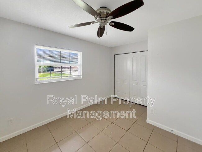 Building Photo - 11594 1st Ave