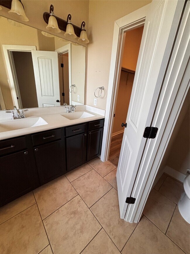 Building Photo - 11702 Eagle Ridge Dr