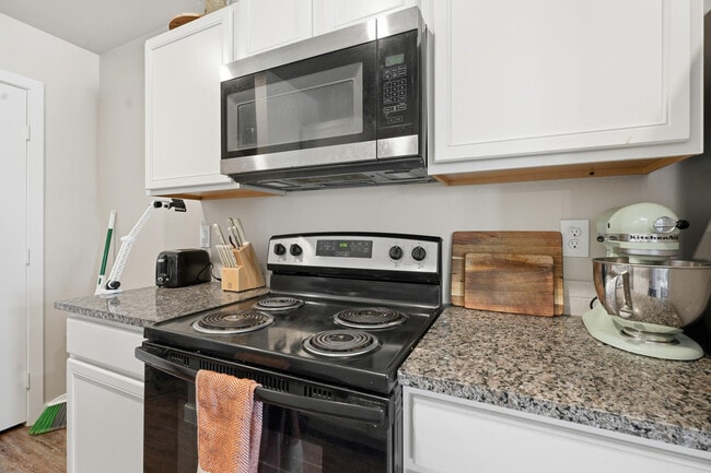 Building Photo - 1605 135th St