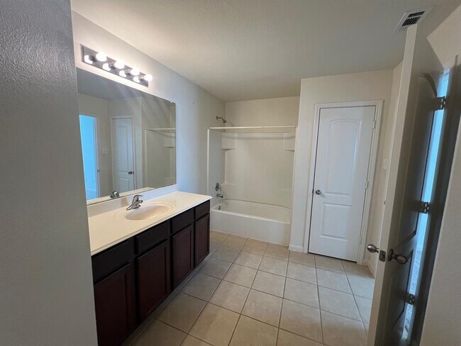 Building Photo - 9406 Gold Mountain Dr
