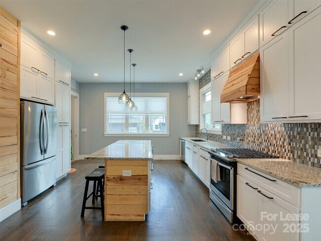 Building Photo - 3024 Yadkin Ave