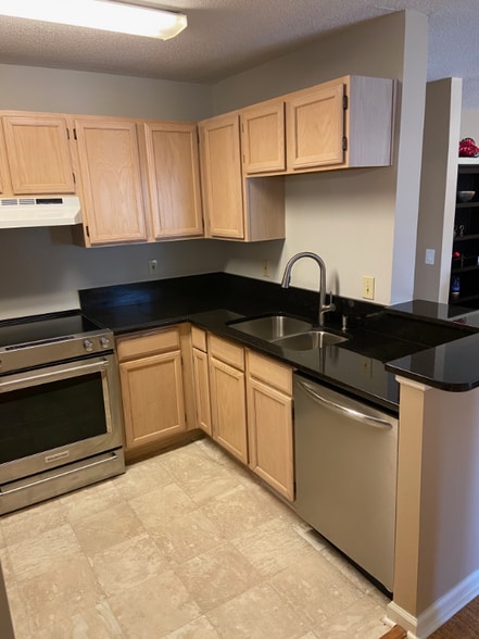 Building Photo - 900 Taylor St