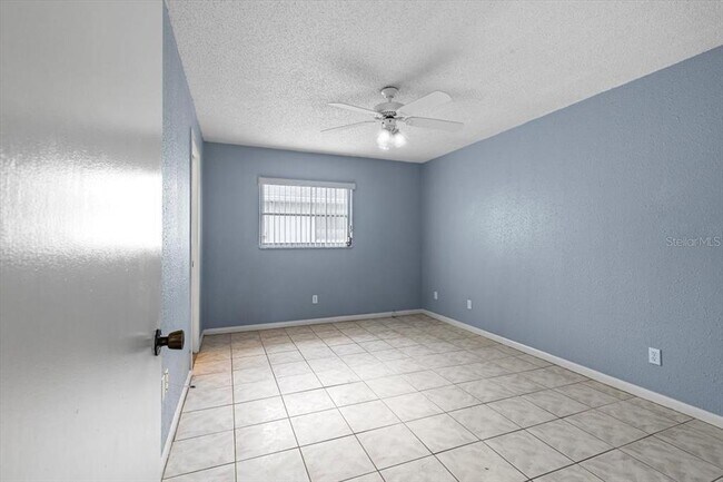 Building Photo - 5320 Buttonwood Dr