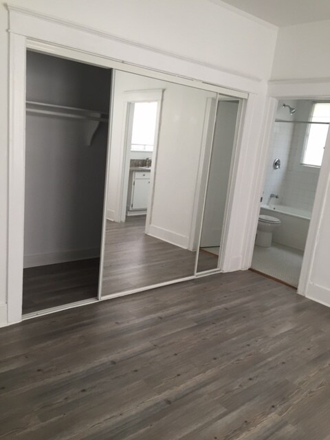 Building Photo - 845 Normandie Ave