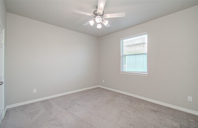 Building Photo - 1705 Bayway Dr