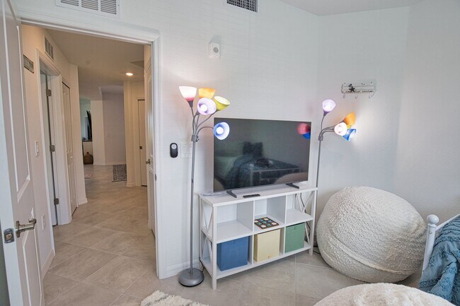 Building Photo - Golf Transfer New Construction 3-Bedroom 2-Bathroom First Floor Condo in the desirable Wellen Gol...