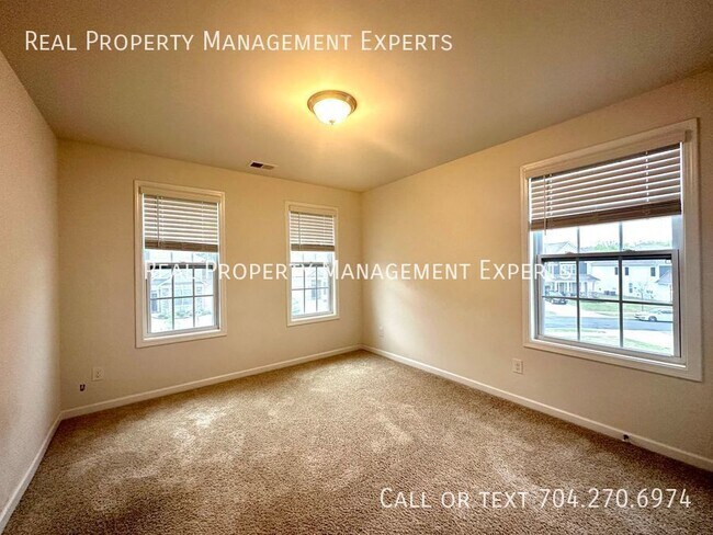 Building Photo - 2166 Black Forest Cove