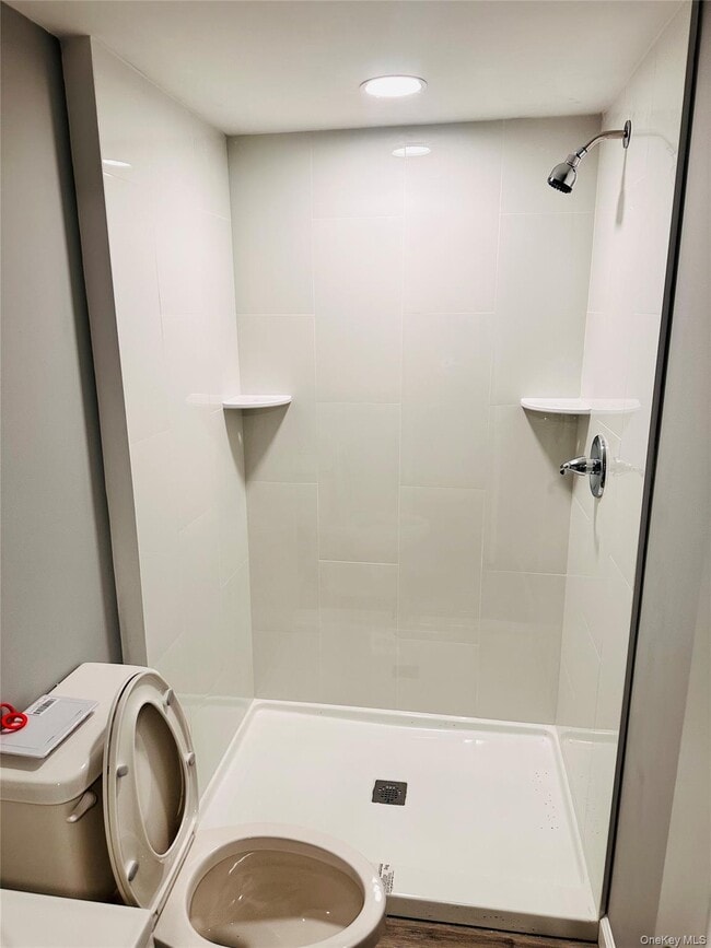 Building Photo - 35 Tobins Ln