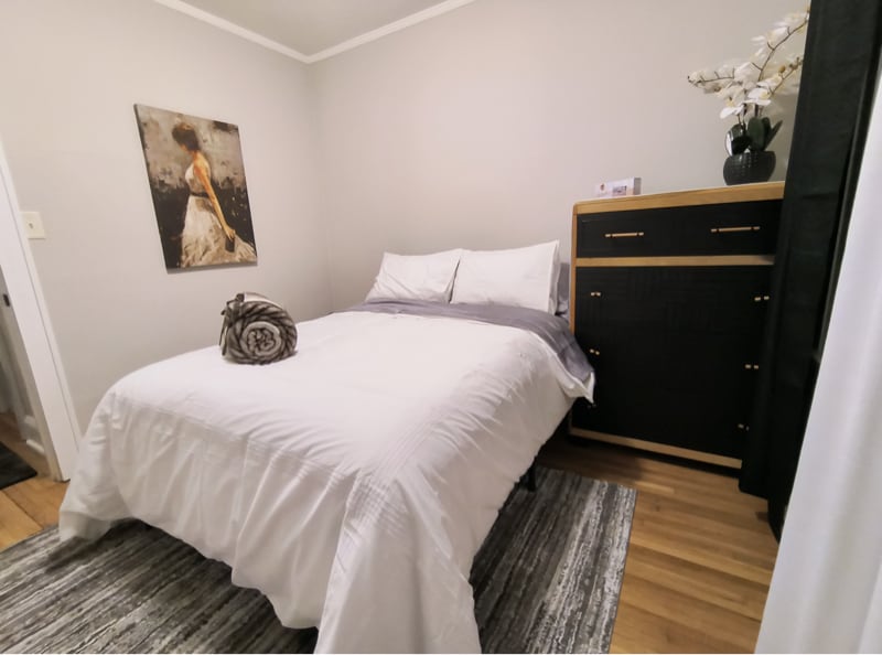 Building Photo - 607 7th Ave SE