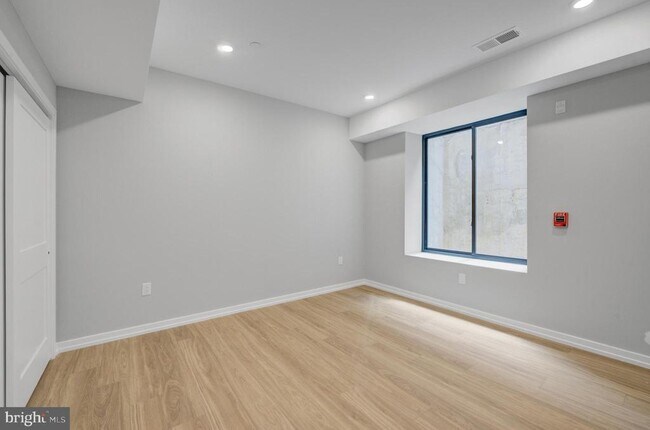Building Photo - 1205 S 15th St