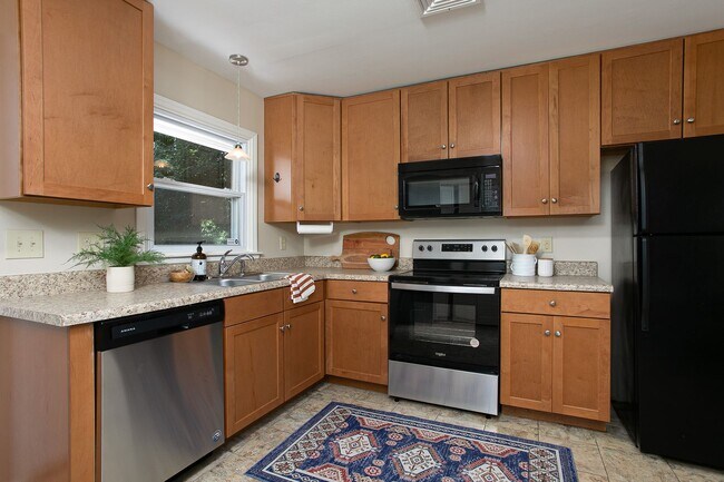 Building Photo - 433 Northside Dr