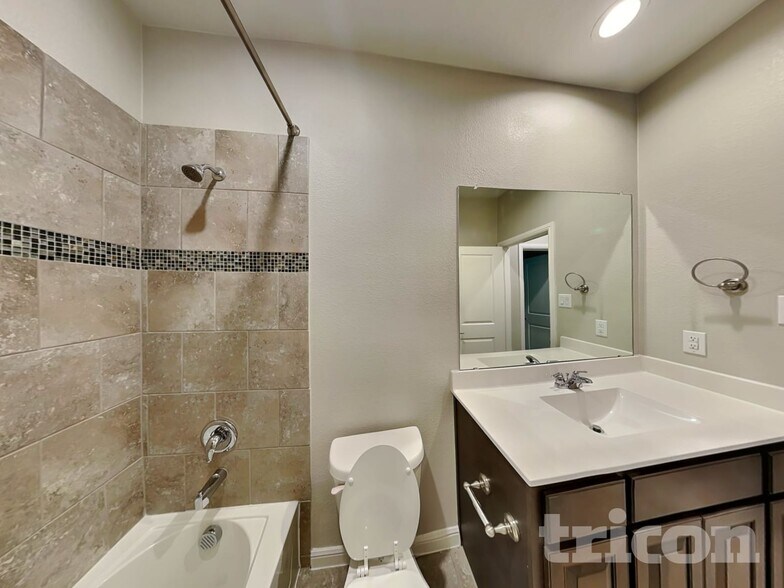 Building Photo - 162 Colter Dr
