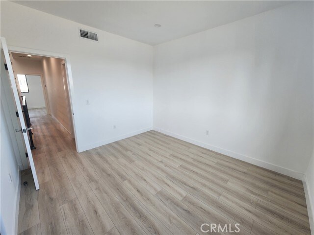 Building Photo - 6061 Fulton Ave
