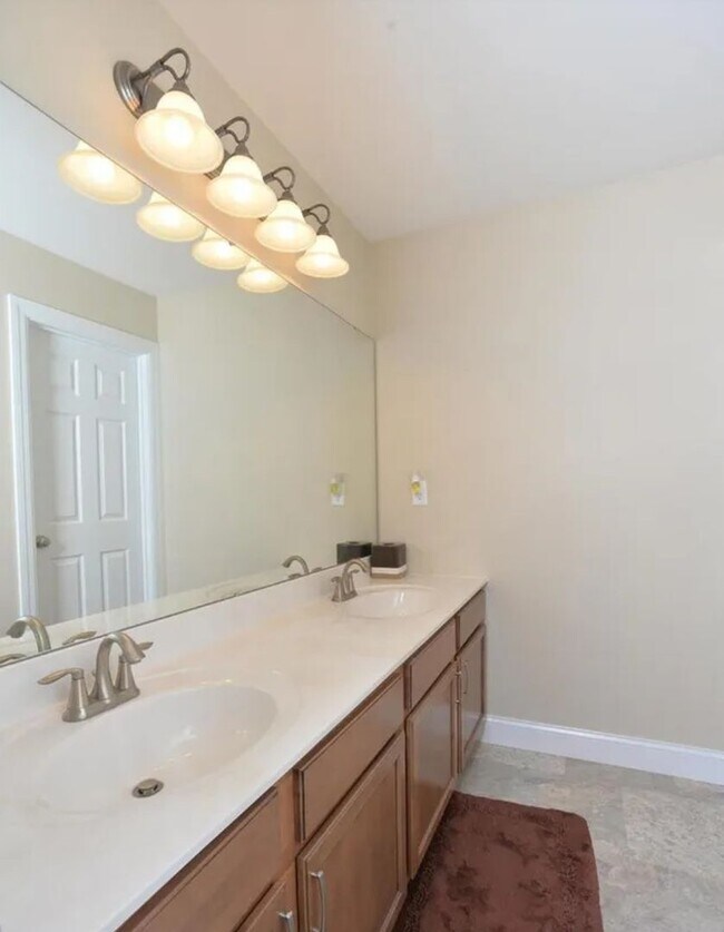 Building Photo - 1425 Red Oak Plantation Dr