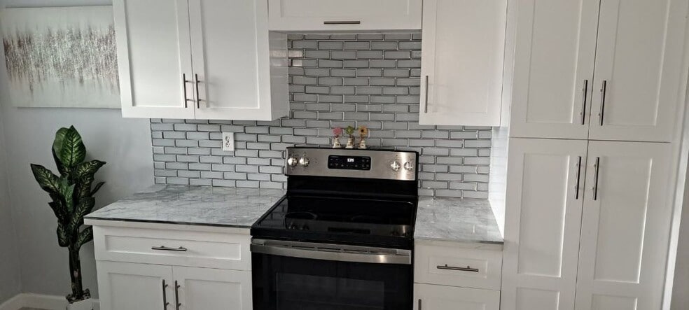 Building Photo - 14588 Canalview Dr