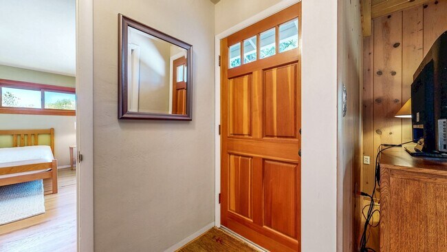 Building Photo - 4560 Sullivan Ct