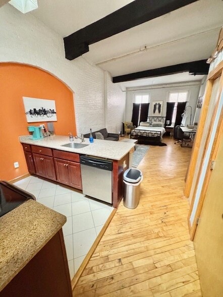 Building Photo - The Hill Building