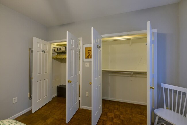 Building Photo - Turnkey Furnished 1 Bed Steps from the U.S. Capitol