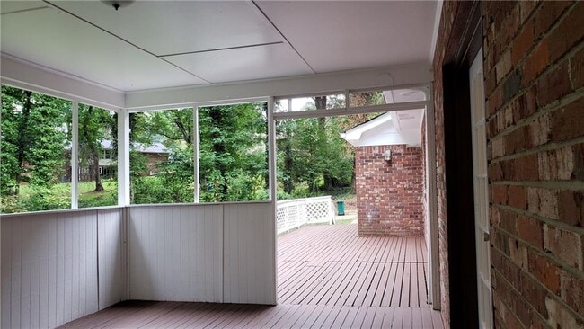 Building Photo - 2134 Masonwood Cir SW