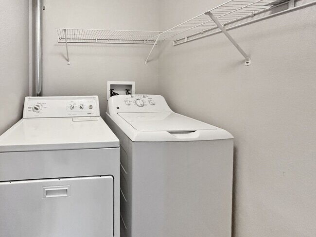 Building Photo - $0 DEPOSIT OPTION. 2 BED 2.5 BATH CONDO AT...